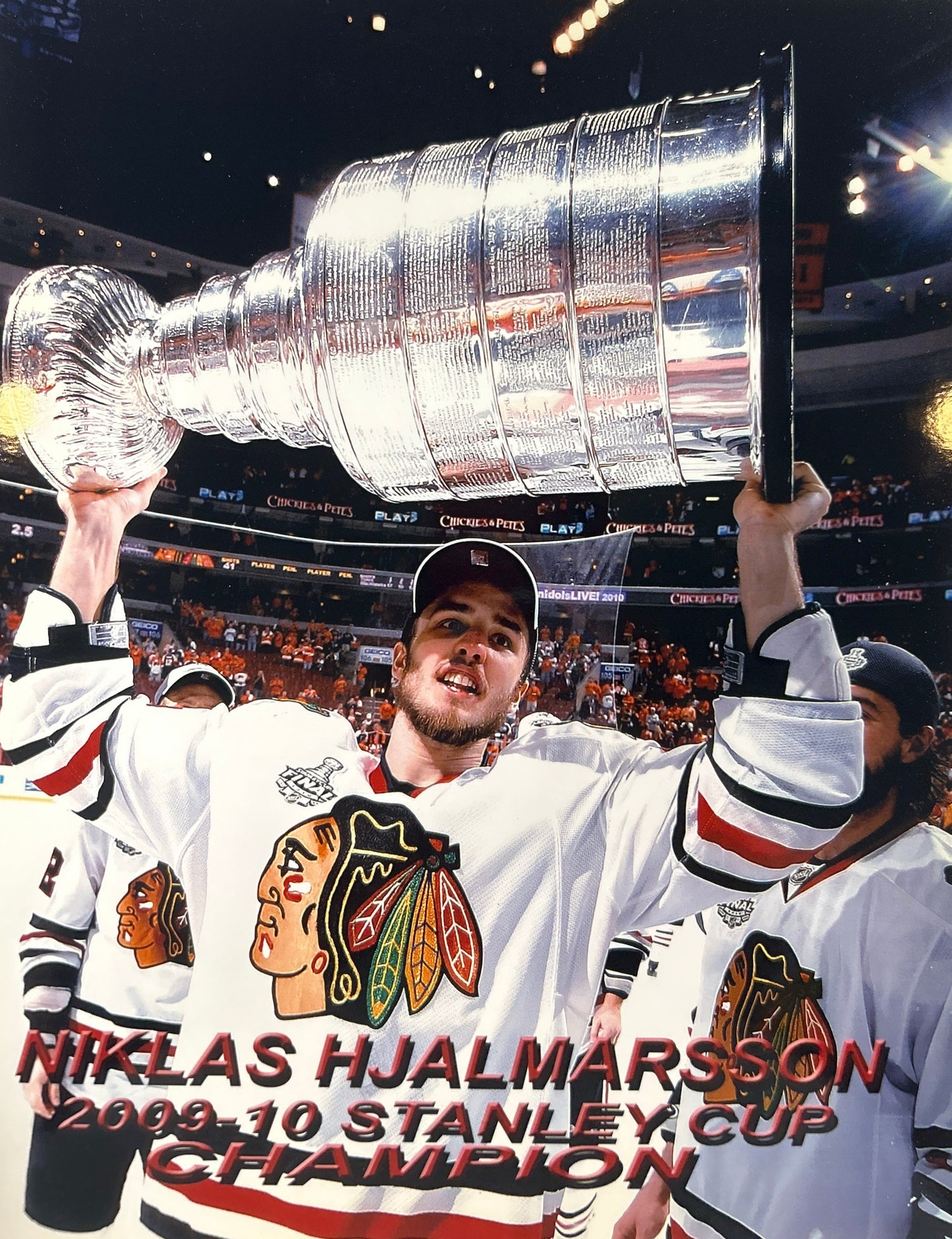 Niklas Hjalmarsson 2009-10 Stanley Cup Champion Chicago Blackhawks Action Photo (8X10) - Pro Jersey Sports