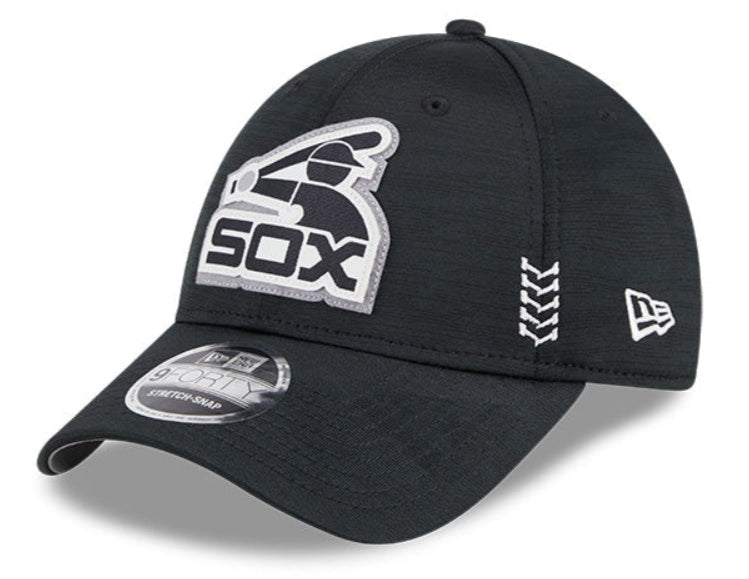 Men's Chicago White Sox New Era Black 2024 Clubhouse 9FORTY Adjustable Hat - Pro Jersey Sports