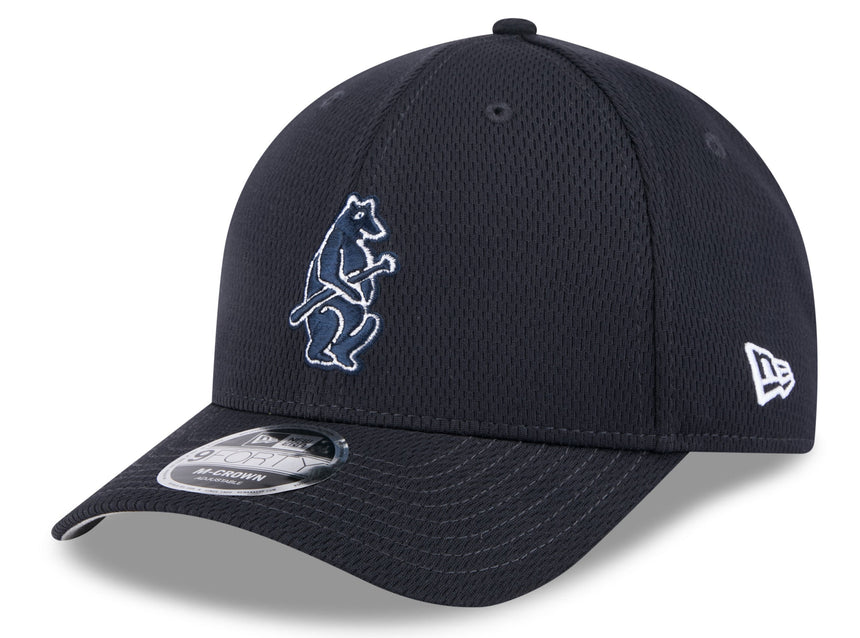 Chicago Cubs New Era Navy 2025 Clubhouse 1914 Alternate M-Crown 9FORTY Adjustable Hat - Pro Jersey Sports