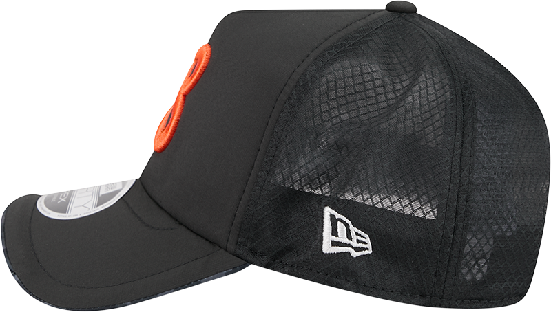 Chicago Bears New Era 2026 Salute To Service Apex 9FORTY 'B' Logo Adjustable Trucker Hat - Black