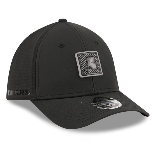 Chicago Bears New Era Black 2026 NFL Training Camp 39THIRTY M-Crown Flex Hat-B Logo