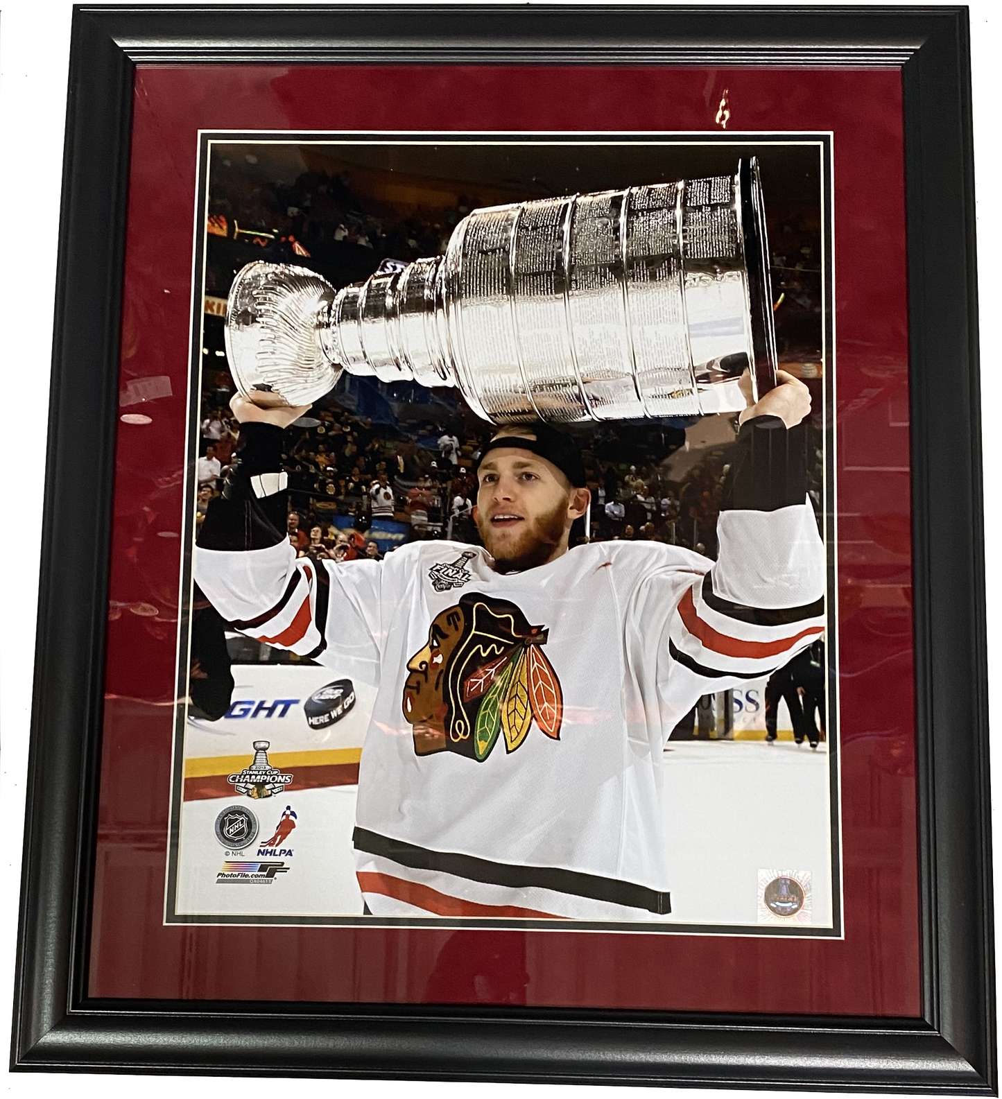 Chicago Blackhawks Patrick Kane 2013 Stanley Cup 18" x 21" Framed Photo - Pro Jersey Sports