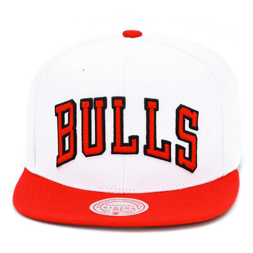 Men's Mitchell & Ness Chicago Bulls Core White and Red Adjustable Snapback Hat - Pro Jersey Sports