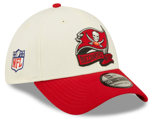 Men's Tampa Bay Buccaneers New Era Cream/Red 2022 Sideline 39THIRTY Flex Hat - Pro Jersey Sports