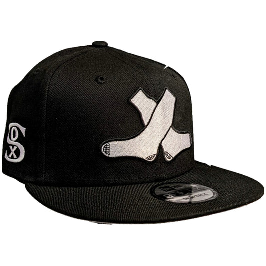 Mens Chicago White Sox New Era Black Cooperstown Collection 1920 Cross Socks 9FIFTY Side Patch Snapback Hat