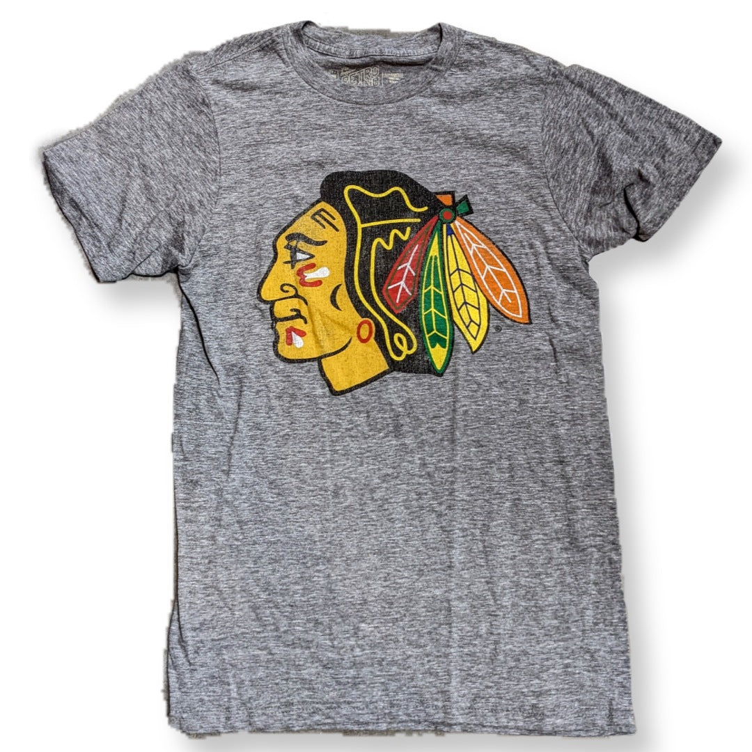 Men's Chicago Blackhawks Retro Brand Gray Distressed Primary Logo Short Sleeve Tee - Pro Jersey Sports