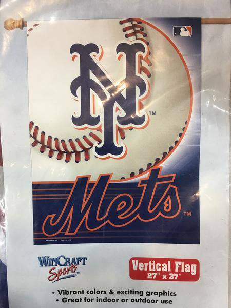 New York Mets Team Logo Vertical Flag - Pro Jersey Sports