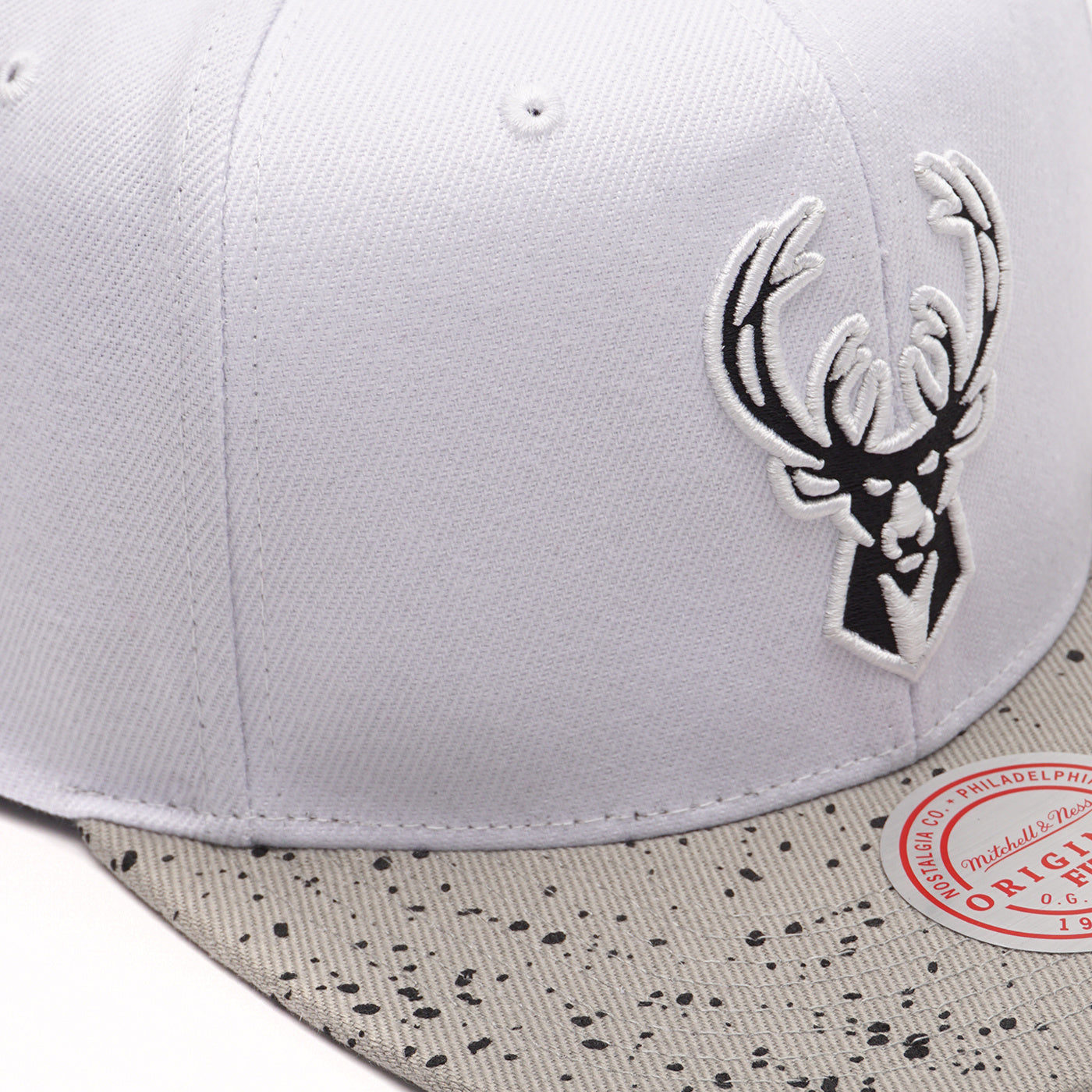 Men's Milwaukee Bucks Mitchell & Ness Cement Top Snapback Hat
