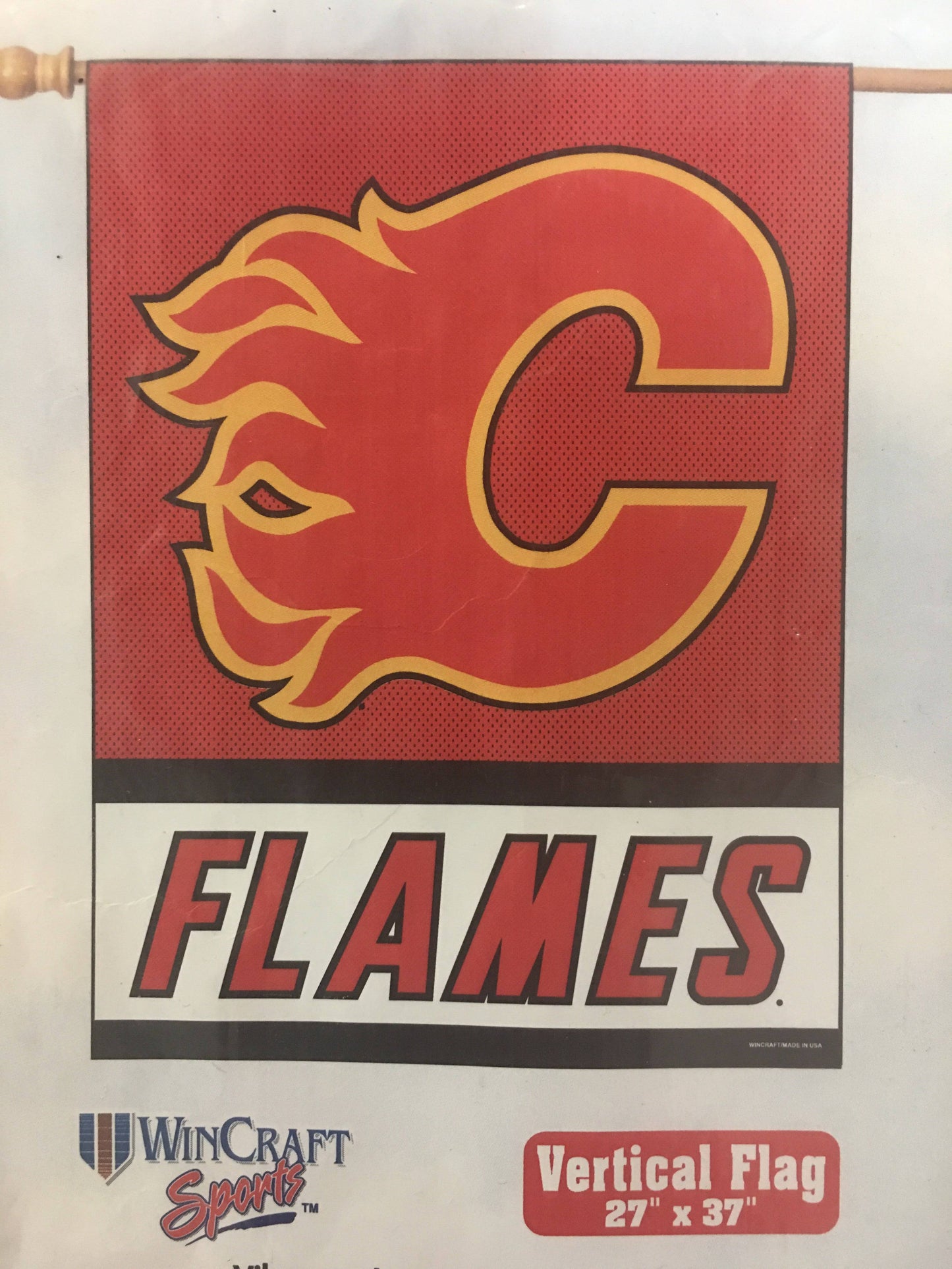 Calgary Flames Retro Team Logo Vertical Flag - Pro Jersey Sports