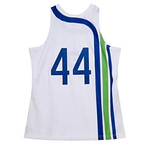 Men's Atlanta Hawks Pete Maravich Mitchell & Ness White 1971-72 Hardwood Classics Swingman Jersey - Pro Jersey Sports