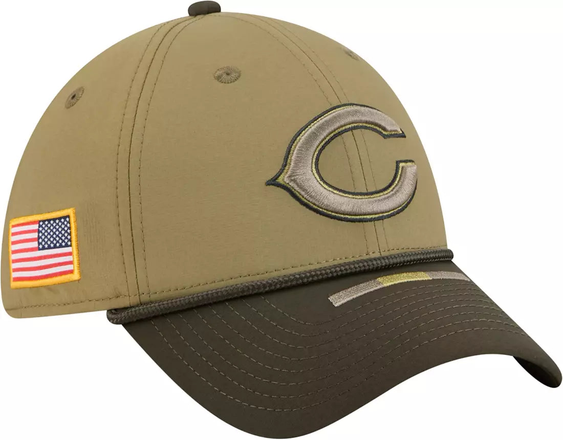 Men's New Era Green Chicago Bears 2025 Salute to Service 39THIRTY Flex Hat-C Logo