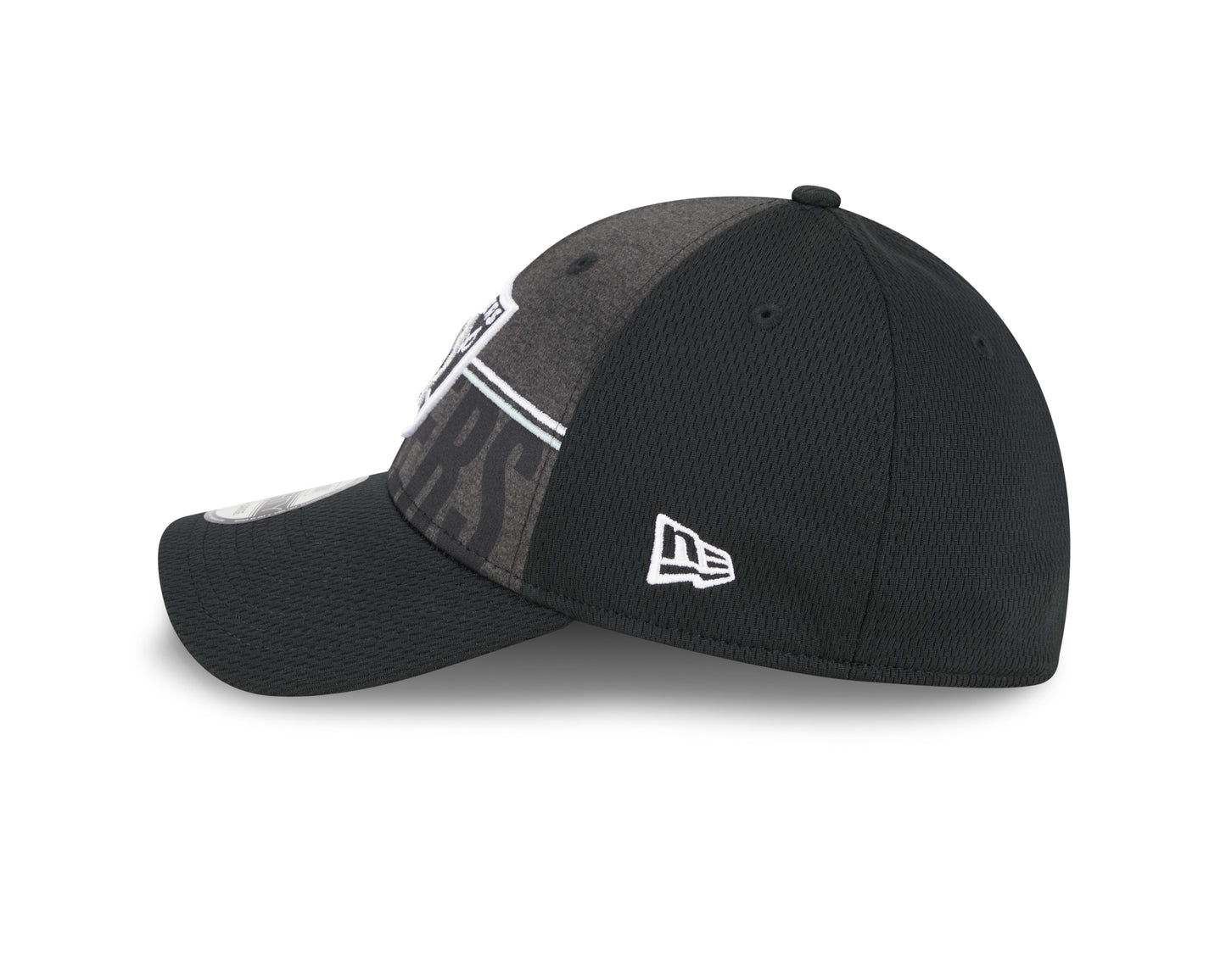 Men's Las Vegas Raiders New Era NFL 2023 Training Camp Black Primary Logo 39THIRTY Flex Fit Hat
