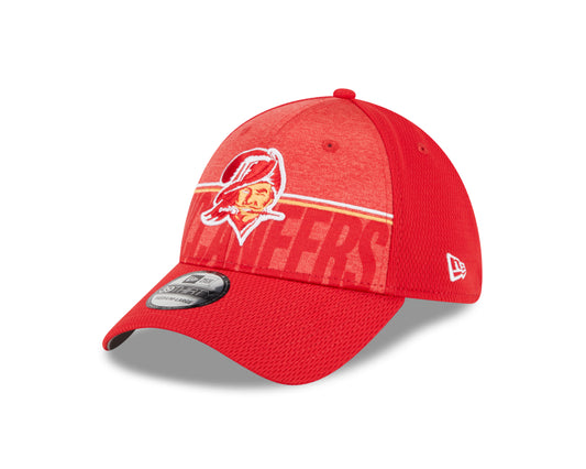 Men's Tampa Bay Buccaneers New Era NFL 2023 Training Camp Red Throwback Logo 39THIRTY Flex Fit Hat