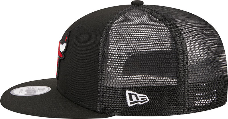 Chicago Bulls New Era Black 9FIFTY Trucker Snapback Hat