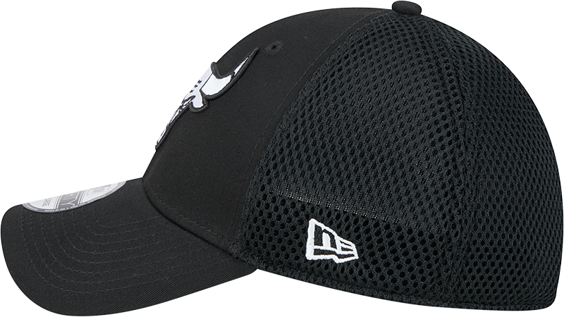 Men’s Chicago Bulls New Era Black and White Neo 39THIRTY Flex Fit Hat