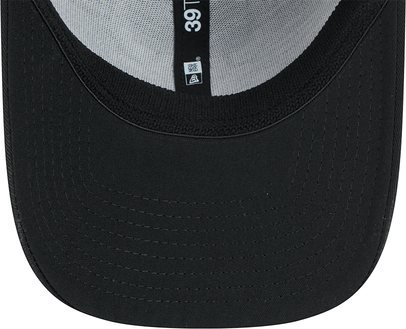 Men’s Chicago Bulls New Era Black and White Neo 39THIRTY Flex Fit Hat