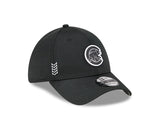 Men's Chicago Cubs New Era Black Walking Bear 2024 Clubhouse 39THIRTY Flex Fit Hat - Pro Jersey Sports