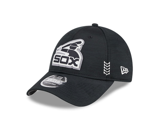Men's Chicago White Sox New Era Black 2024 Clubhouse 9FORTY Adjustable Hat