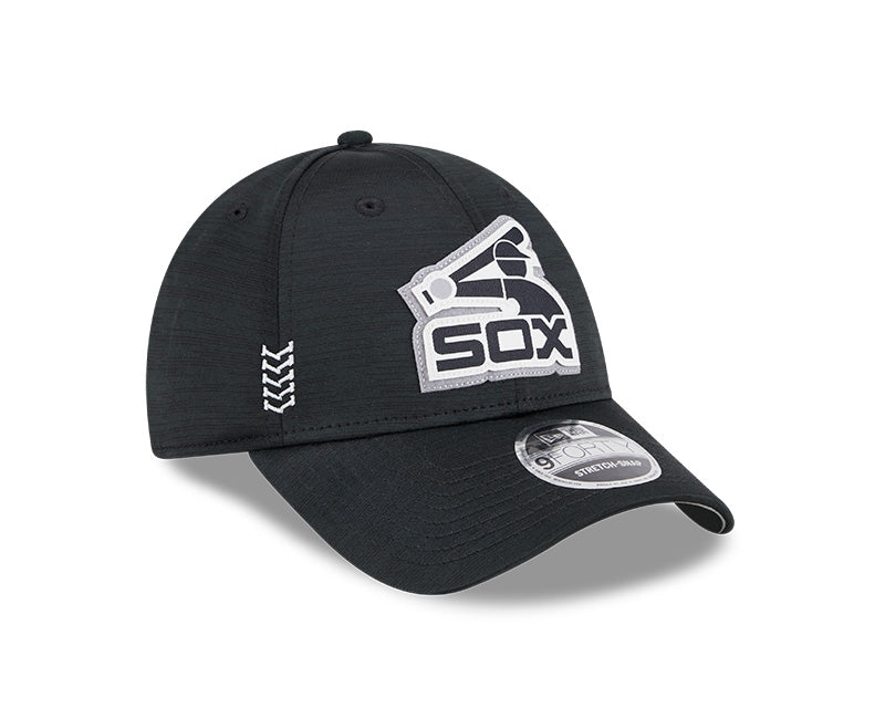 Men's Chicago White Sox New Era Black 2024 Clubhouse 9FORTY Adjustable Hat