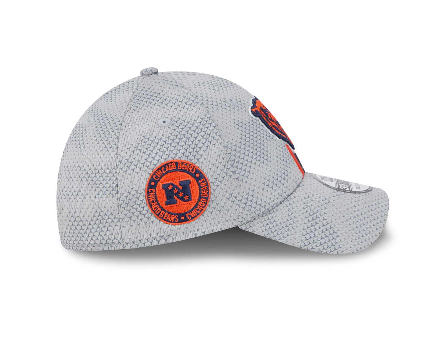 Men's Chicago Bears New Era 2024 NFL Sideline Graphite Primary Logo 39THIRTY Flex Fit Hat