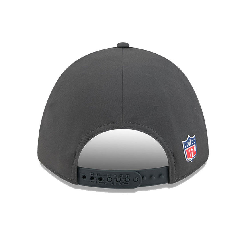 Men's Chicago Bears New Era Graphite 2025 NFL Sideline Cold 9FORTY M-Crown Adjustable Hat - Pro Jersey Sports