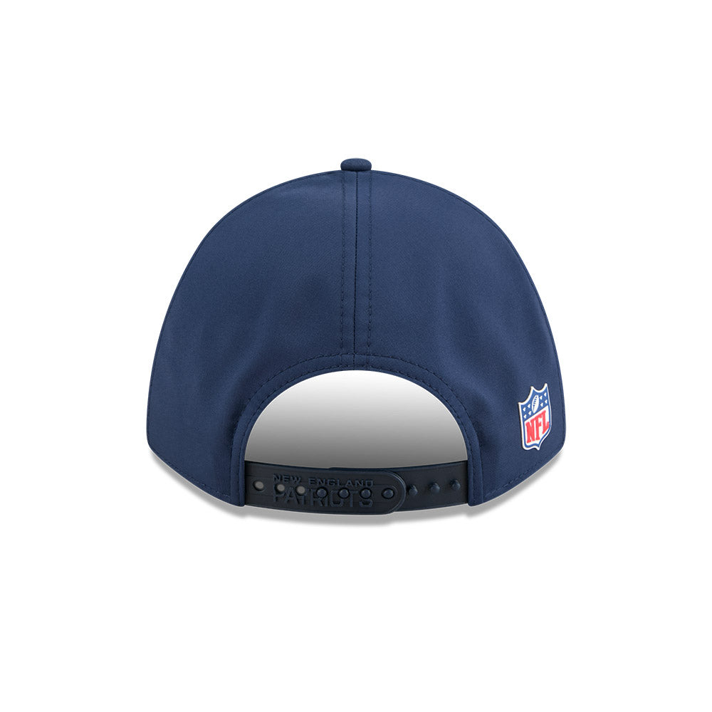 Men's New England Patriots New Era Navy 2025 NFL Sideline Heat 9FORTY M-Crown Adjustable Hat