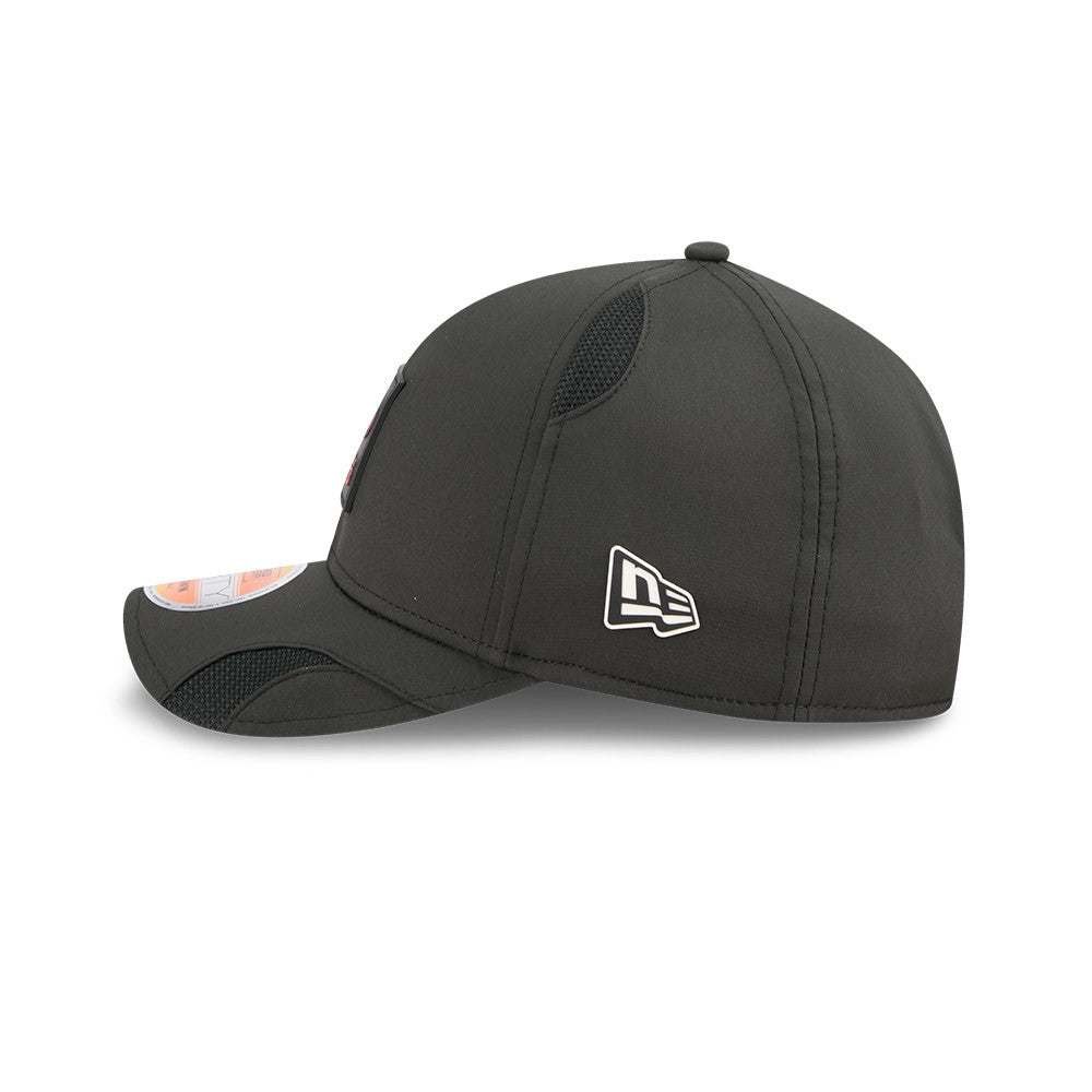 Men's San Francisco 49ers New Era Black 2025 NFL Primary Logo Sideline Heat 9FORTY M-Crown Adjustable Hat - Pro Jersey Sports