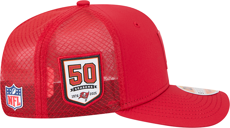 Men's Tampa Bay Buccaneers New Era Red 2025 Sideline 9SEVENTY Trucker Adjustable Hat - Pro Jersey Sports