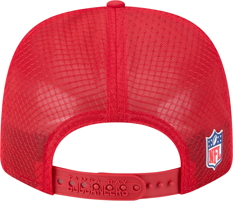 Men's Tampa Bay Buccaneers New Era Red 2025 Sideline 9SEVENTY Trucker Adjustable Hat - Pro Jersey Sports
