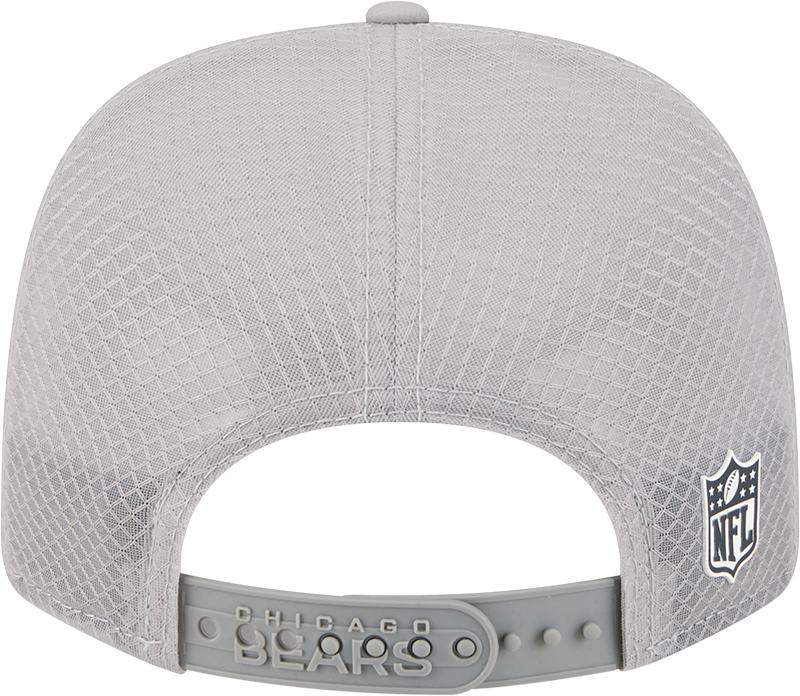 Men's Chicago Bears New Era Gray 2025 NFL Primary Logo Sideline Heat 9SEVENTY Adjustable Hat
