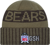 Chicago Bears New Era Green 2025 NFL Sideline Salute To Service B Cuffed Knit Hat - Pro Jersey Sports