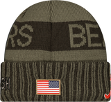 Chicago Bears New Era Green 2025 NFL Sideline Salute To Service B Cuffed Knit Hat - Pro Jersey Sports