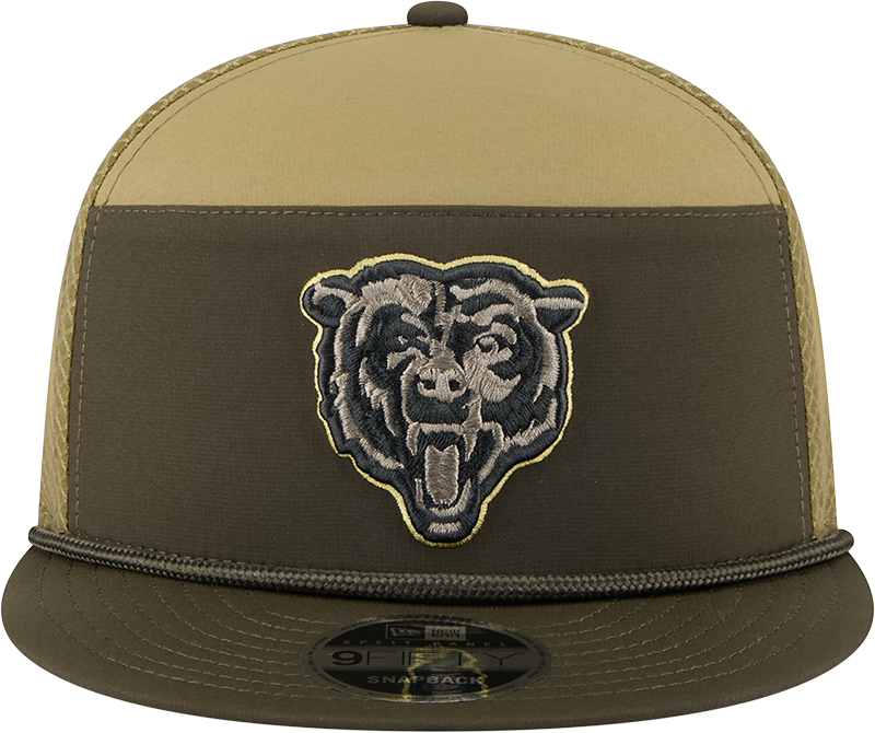 Men's Chicago Bears New Era Green 2025 Salute To Service Sideline Split Panel 9FIFTY Snapback Trucker Hat - Pro Jersey Sports