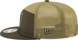 Men's Chicago Bears New Era Green 2025 Salute To Service Sideline Split Panel 9FIFTY Snapback Trucker Hat - Pro Jersey Sports