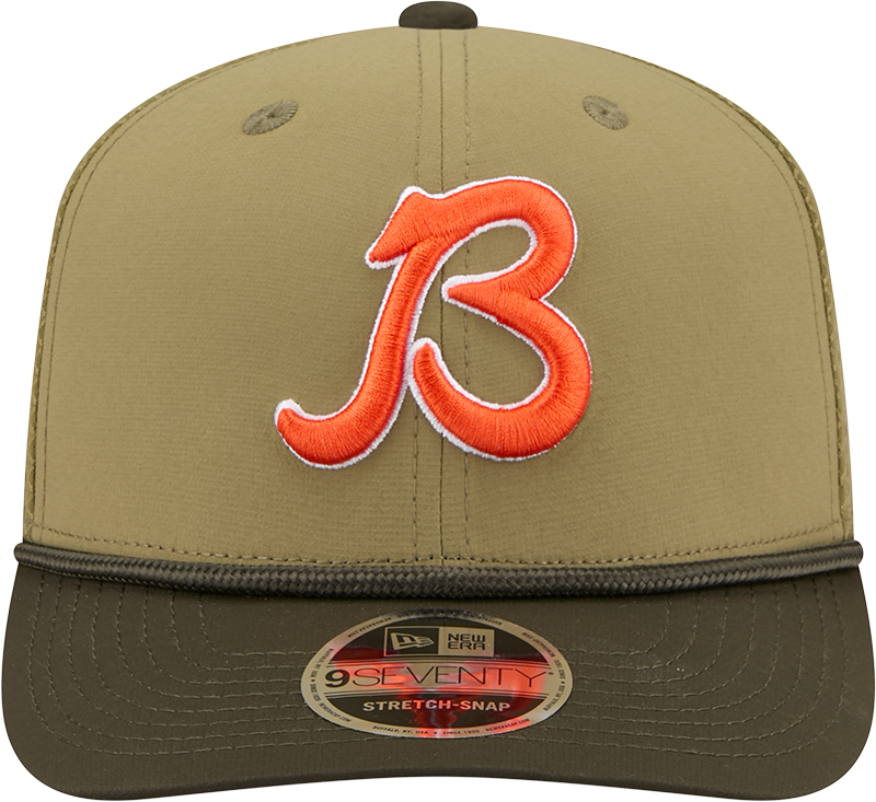 Men's Chicago Bears New Era Green B 2025 Salute To Service Sideline 9SEVENTY Trucker Adjustable Hat - Pro Jersey Sports