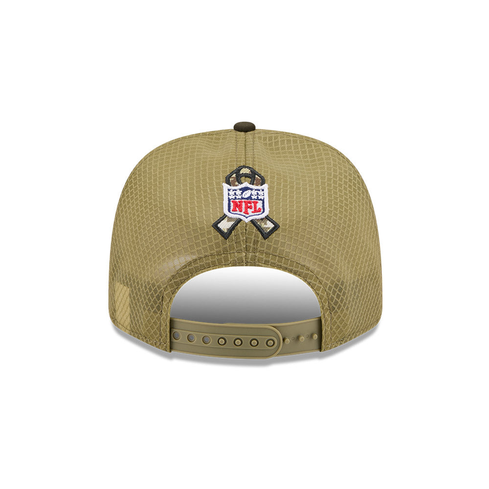 Men's New England Patriots New Era Green 2025 Salute To Service Sideline 9SEVENTY Trucker Adjustable Hat