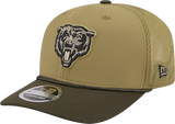 Men's Chicago Bears New Era Green 2025 Salute To Service Sideline 9SEVENTY Trucker Adjustable Hat - Pro Jersey Sports