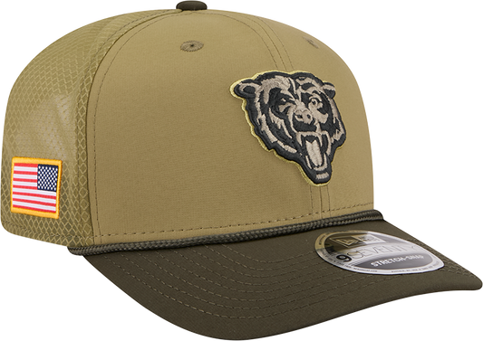 Men's Chicago Bears New Era Green 2025 Salute To Service Sideline 9SEVENTY Trucker Adjustable Hat - Pro Jersey Sports