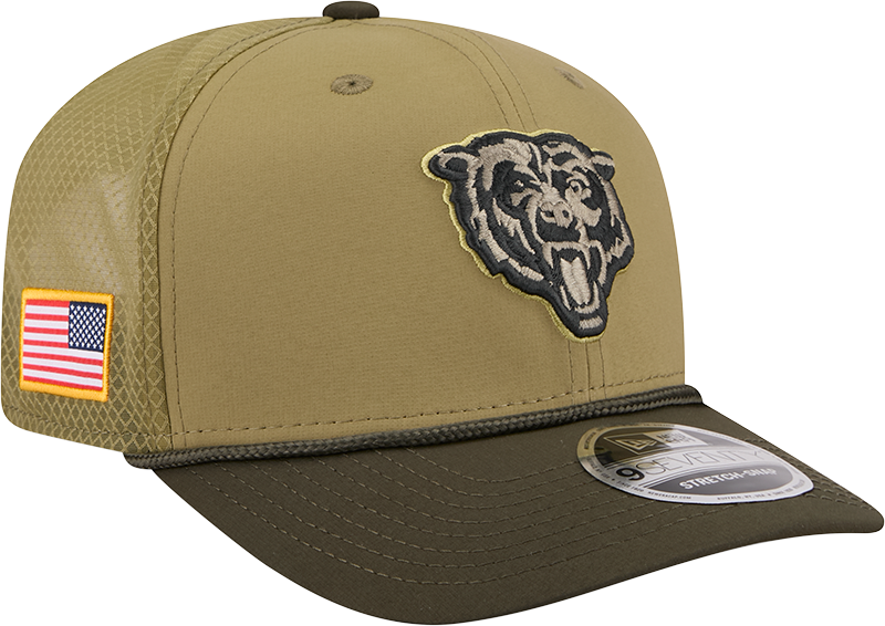 Men's Chicago Bears New Era Green 2025 Salute To Service Sideline 9SEVENTY Trucker Adjustable Hat - Pro Jersey Sports