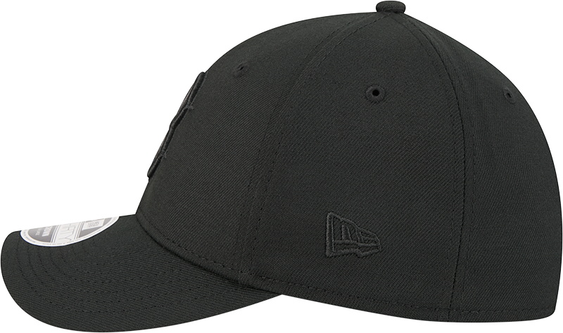 Boston Red Sox M-Crown 39Thirty Tonal Black Flex Fit Hat