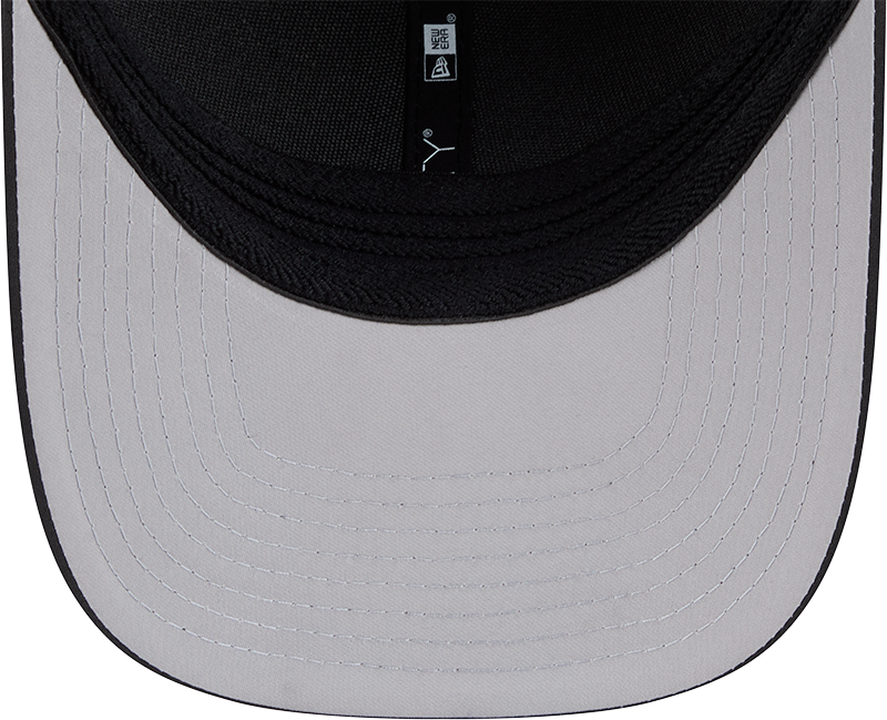 Chicago Cubs New Era M-Crown 39Thirty Metallic Black Performance Flex Fit Hat-Crawling Bear