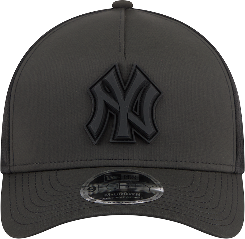 New York Yankees New Era Badged 9FORTY M-Crown Adjustable Hat-Black
