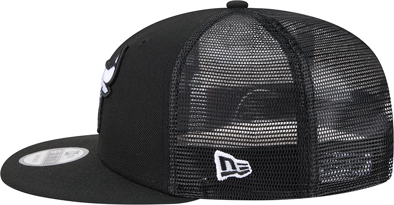Chicago Bulls New Era Black & White 9FIFTY Trucker Snapback Hat