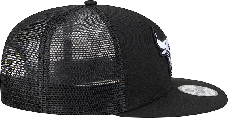 Chicago Bulls New Era Black & White 9FIFTY Trucker Snapback Hat