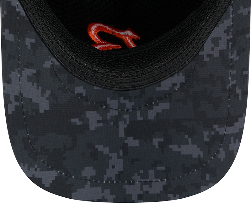 Chicago Bears New Era 2026 Salute To Service Apex 9FORTY 'B' Logo Adjustable Trucker Hat - Black