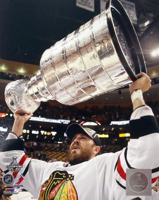 Viktor Stålberg Holding Stanley Cup Chicago Blackhawks Action Photo (8X10)