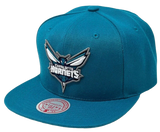 Men's Mitchell & Ness Charlotte Hornets Core Teal Adjustable Snapback Hat - Pro Jersey Sports
