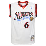 Youth Philadelphia 76ers Allen Iverson Mitchell & Ness White 2002 Hardwood Classics Swingman Jersey - Pro Jersey Sports