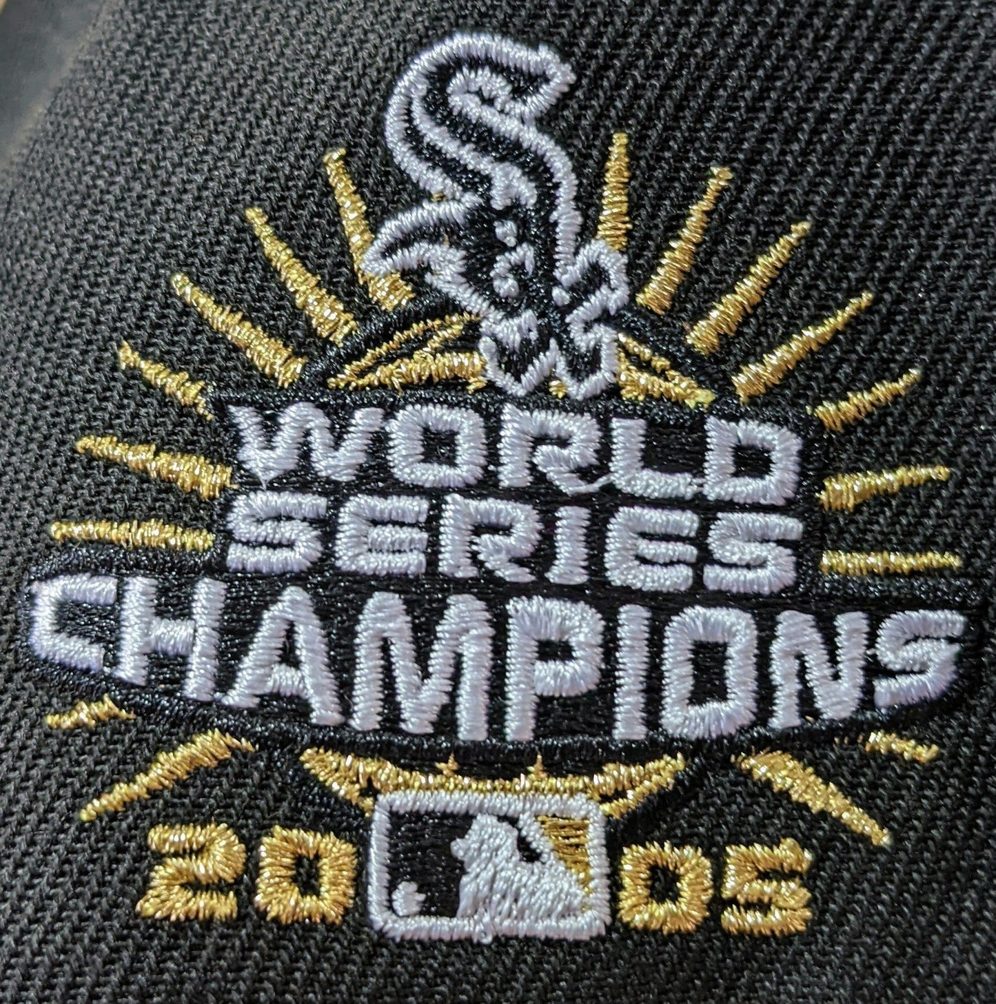 Chicago White Sox 2005 Champions Black/Gold New Era 59FIFTY Fitted Hat