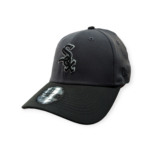 Chicago White Sox New Era Graphite/Black Primary Logo 39THIRTY Flex Fit Hat
